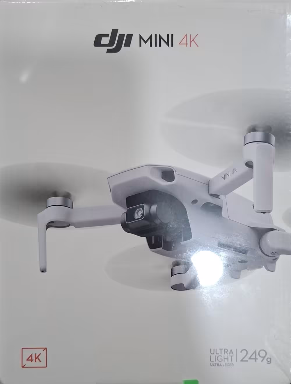 Drone DJI Mini 4K con Cámara 4K, Estabilizador de 3 Ejes y Diseño Ultraligero de 249 g